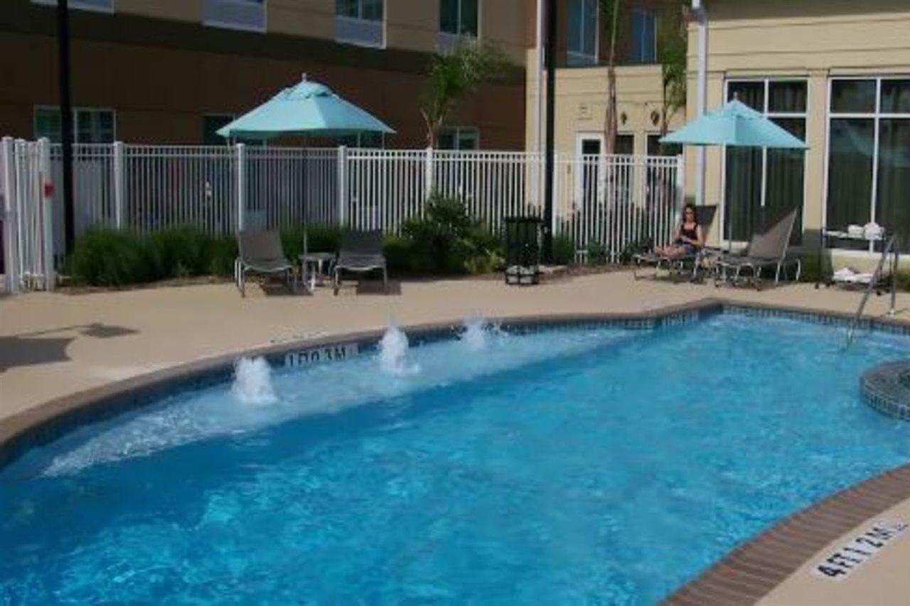 Hilton Garden Inn Houston-Пеарленд Екстер'єр фото